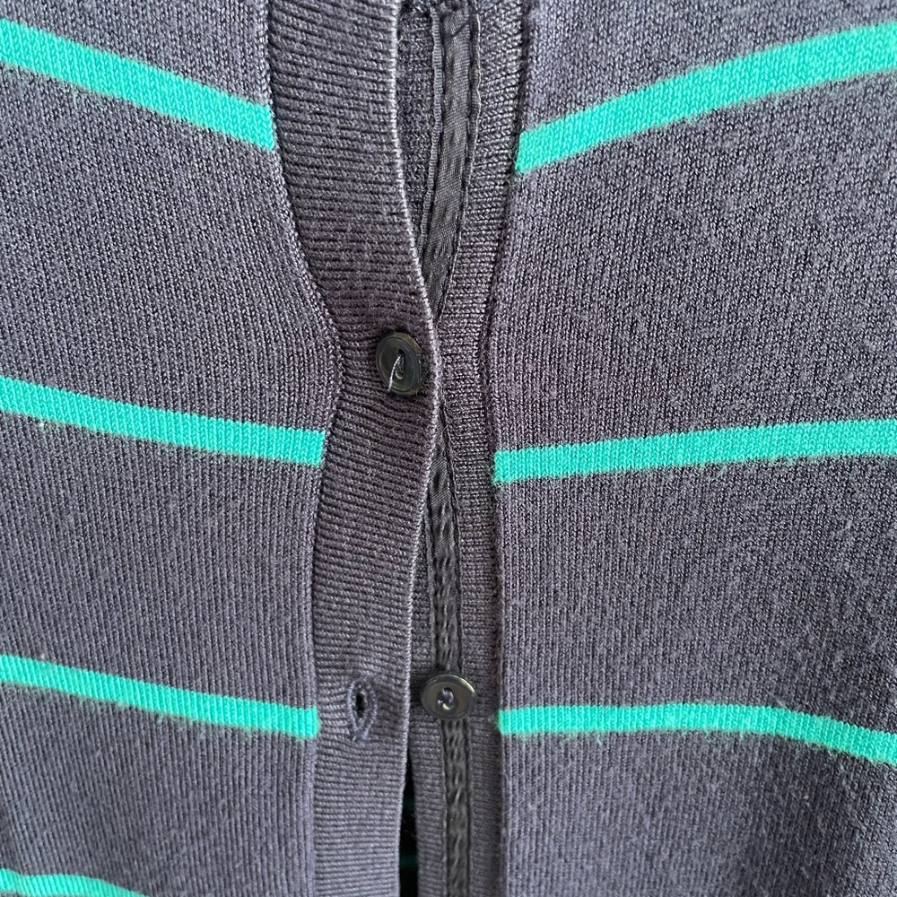 Button-Up Cardigan - Picture 4 of 4